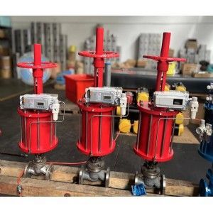 J641H-气动直行程截止阀带手轮装置