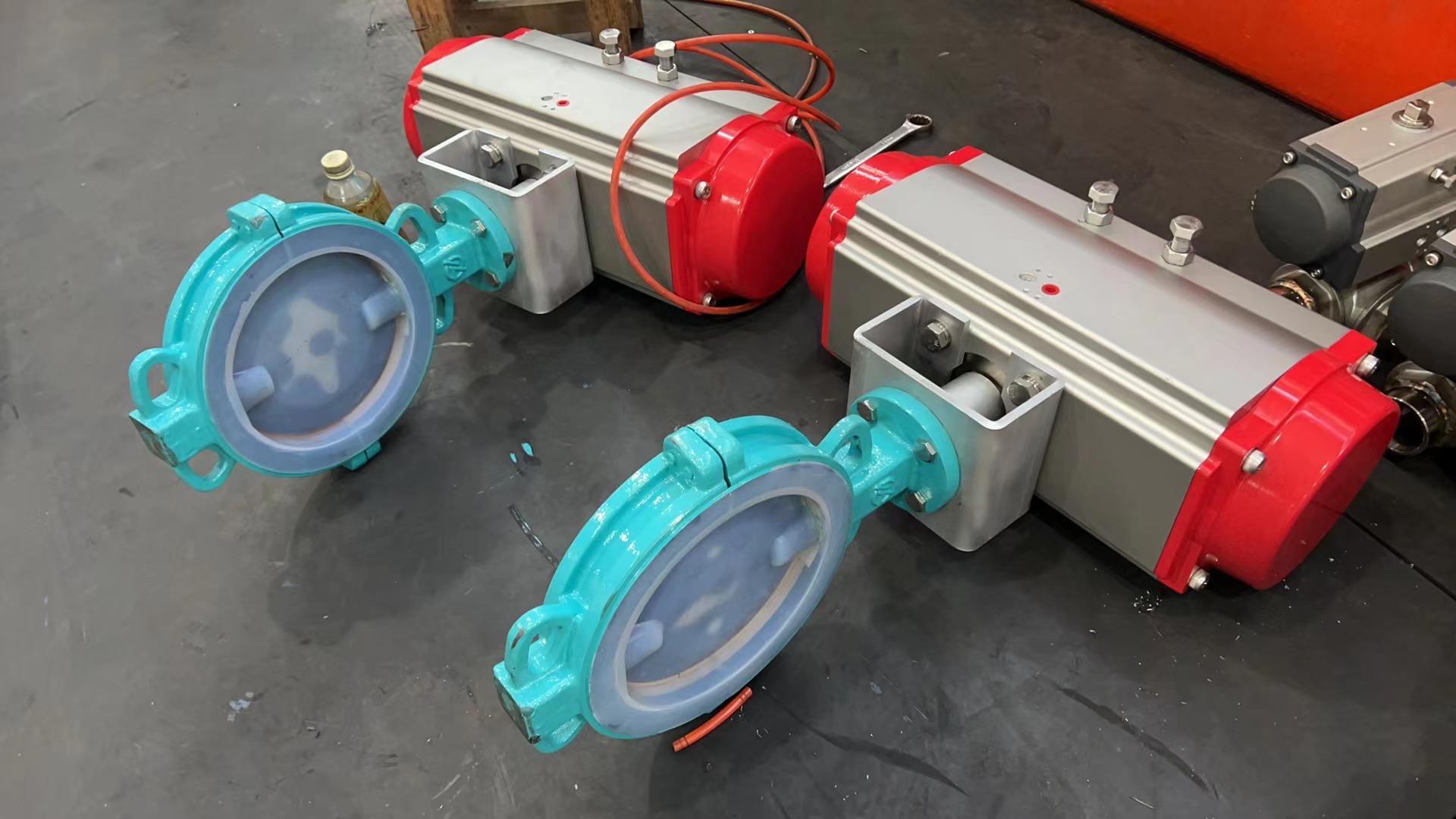 D671J气动对夹衬胶蝶阀